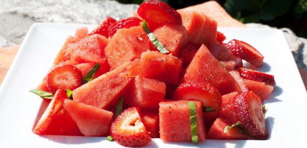 #htmlcaption_2864 Minty Watermelon and Strawberry Salad