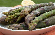steamed-asparagus